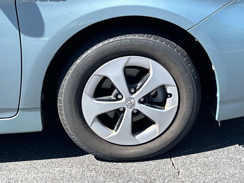 Used 2015 Toyota Prius Two FWD image 9