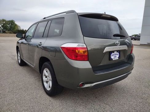 Used 2010 Toyota Highlander 2WD image 3