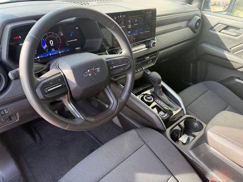 Used 2024 Chevrolet Colorado Trail Boss w/ Technology Package image 7