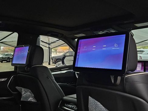 Used 2025 Cadillac Escalade Premium Luxury image 27