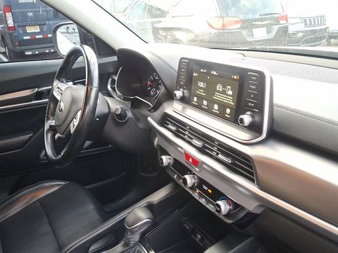 Used 2020 Kia Telluride LX image 12