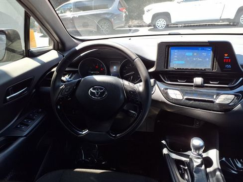 Used 2018 Toyota C-HR XLE FWD image 23
