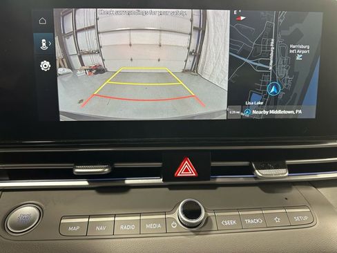 Used 2025 Hyundai Elantra SEL FWD image 33