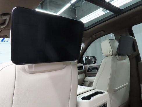 Used 2025 GMC Yukon Denali image 11