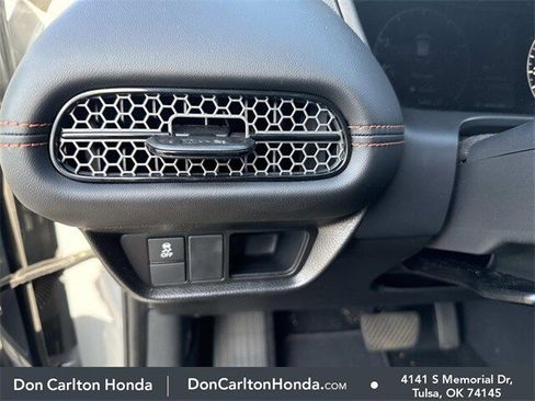 Used 2025 Honda HR-V Sport image 17