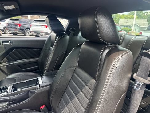Used 2010 Ford Mustang Premium RWD image 14