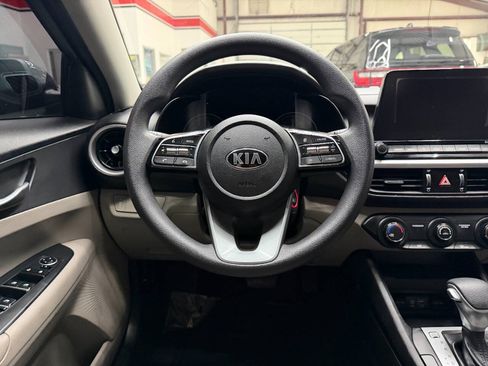 Used 2020 Kia Forte LXS FWD image 21