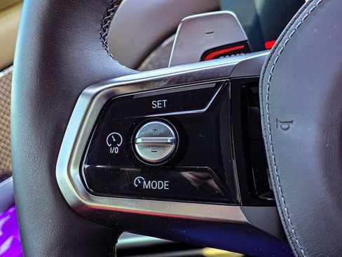 Used 2025 BMW 740i xDrive image 22