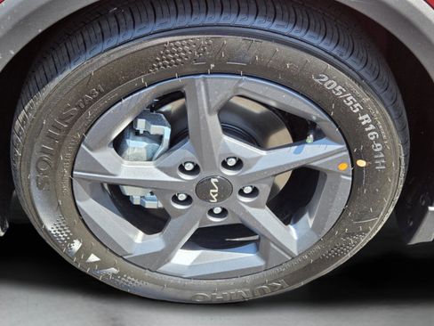 New 2026 Kia K4 FWD image 38