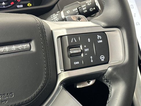 Certified 2025 Land Rover Discovery Dynamic SE image 14