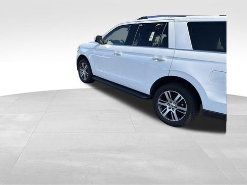 Used 2024 Ford Expedition Limited RWD image 6