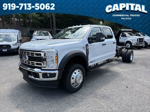 New 2025 Ford F450 XLT w/ XLT Value Package image 4