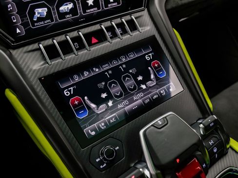 Used 2022 Lamborghini Urus image 76