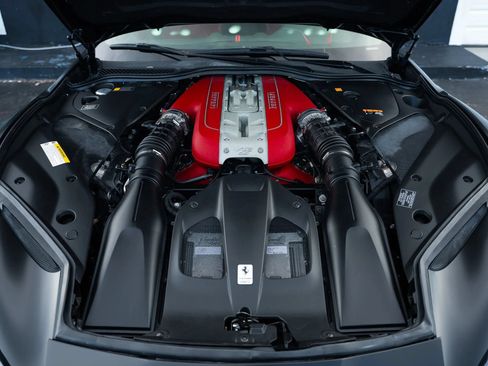 Used 2019 Ferrari 812 Superfast RWD image 43