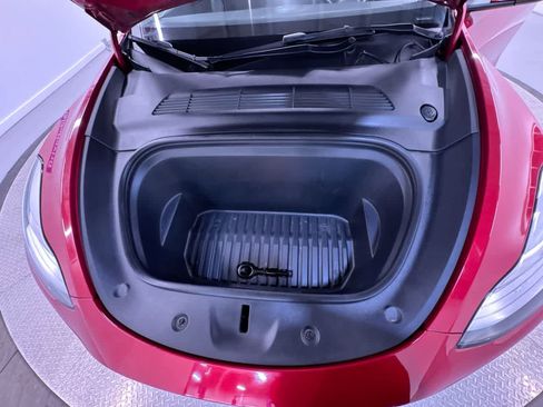 Used 2022 Tesla Model Y Long Range image 11