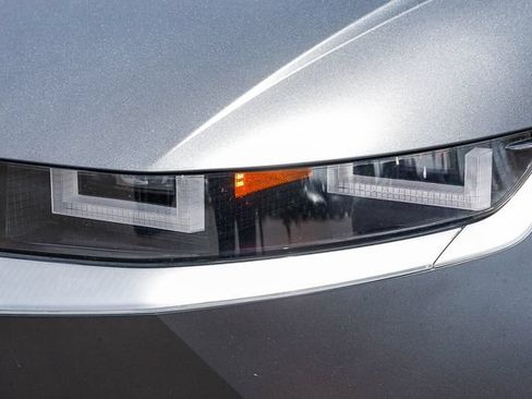 Certified 2023 Hyundai Ioniq 5 Limited AWD/4WD image 8
