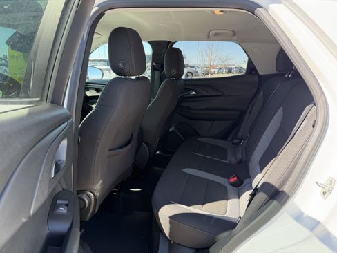 Used 2025 Chevrolet TrailBlazer LT AWD/4WD image 8