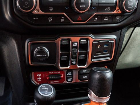 Used 2021 Jeep Gladiator Rubicon w/ Safety Group AWD/4WD image 41