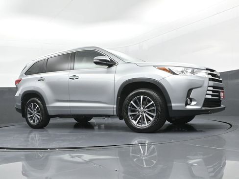 Certified 2018 Toyota Highlander XLE image 29