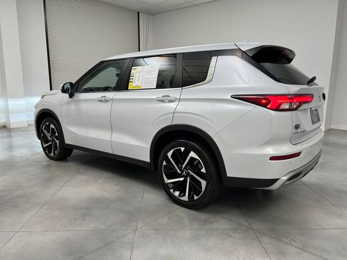 Used 2024 Mitsubishi Outlander SE AWD/4WD image 6