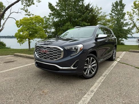 Used 2019 GMC Terrain Denali AWD/4WD image 1