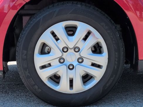 Used 2019 Dodge Journey SE FWD image 13