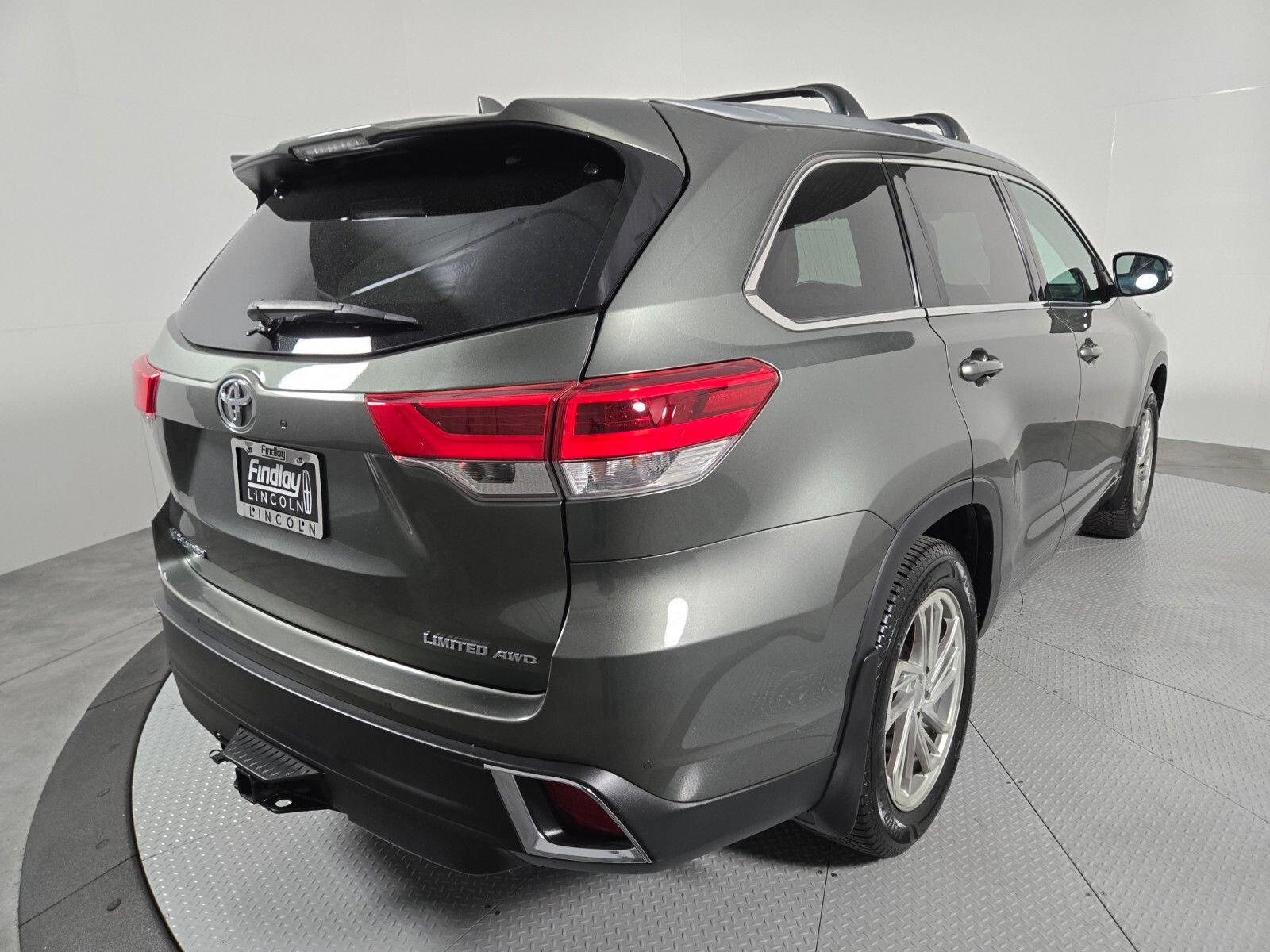 Used 2018 Toyota Highlander Limited AWD/4WD image 4