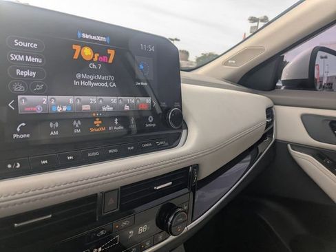 Used 2023 Nissan Rogue SL w/ SL Premium Package image 24