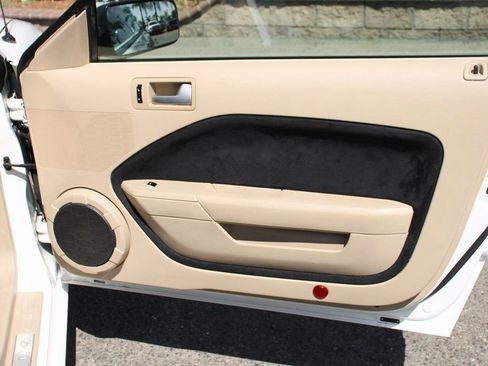 Used 2006 Ford Mustang Premium image 27