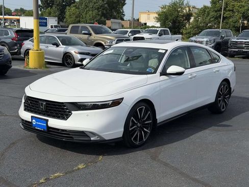 Certified 2025 Honda Accord Touring image 4