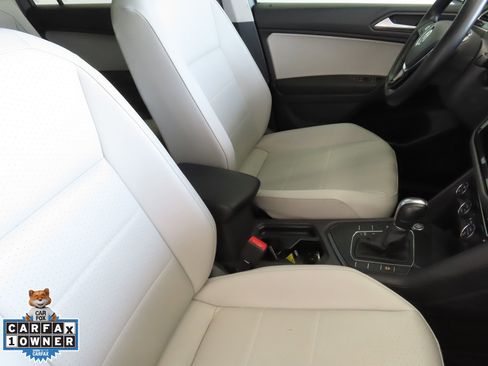 Used 2019 Volkswagen Tiguan SE image 28