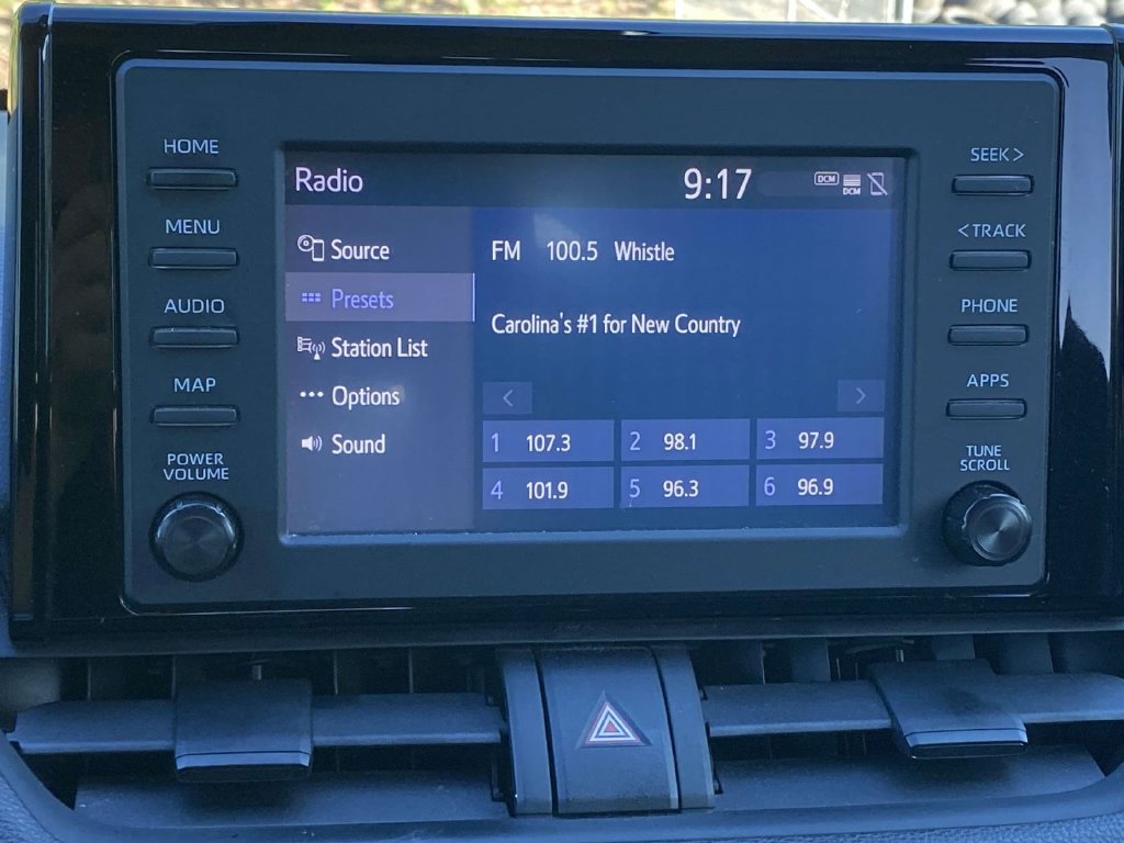 Used 2019 Toyota RAV4 XLE FWD image 26