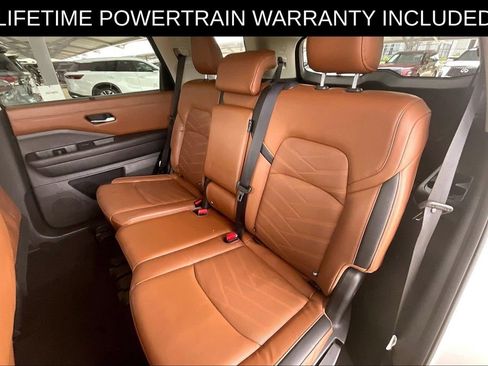 Used 2023 Nissan Pathfinder Platinum w/ Cargo Package AWD/4WD image 30