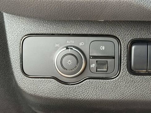 Used 2024 Mercedes-Benz Sprinter 3500 image 21