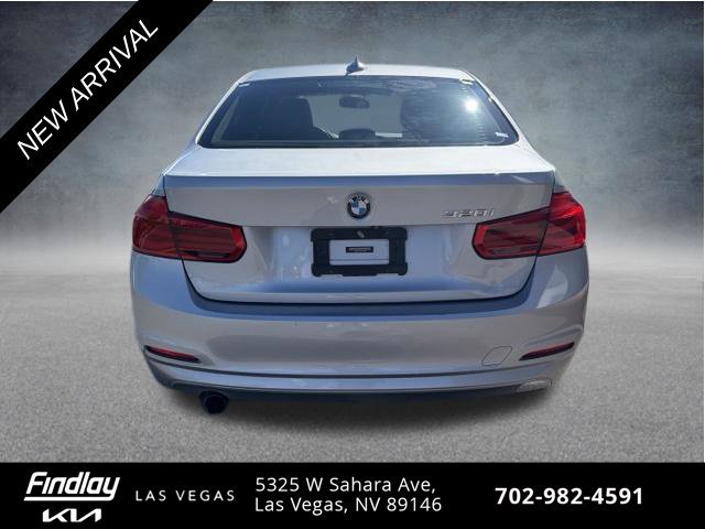 Used 2018 BMW 320i Sedan RWD image 4