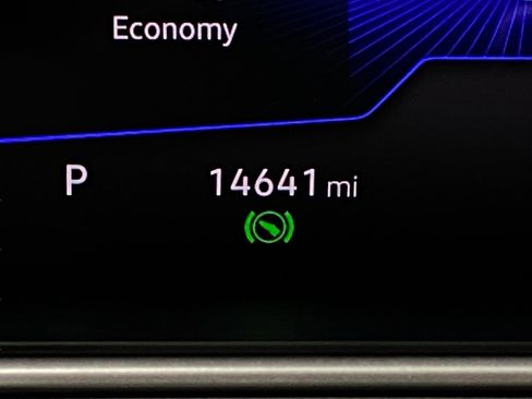 Certified 2025 Volkswagen Taos SE image 16