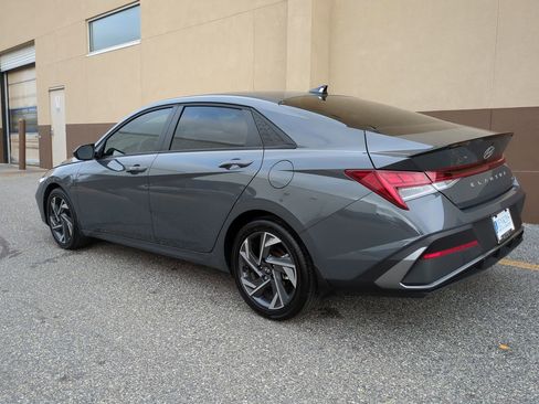 Certified 2025 Hyundai Elantra SEL image 6