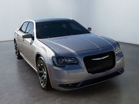 Used 2015 Chrysler 300 S image 7