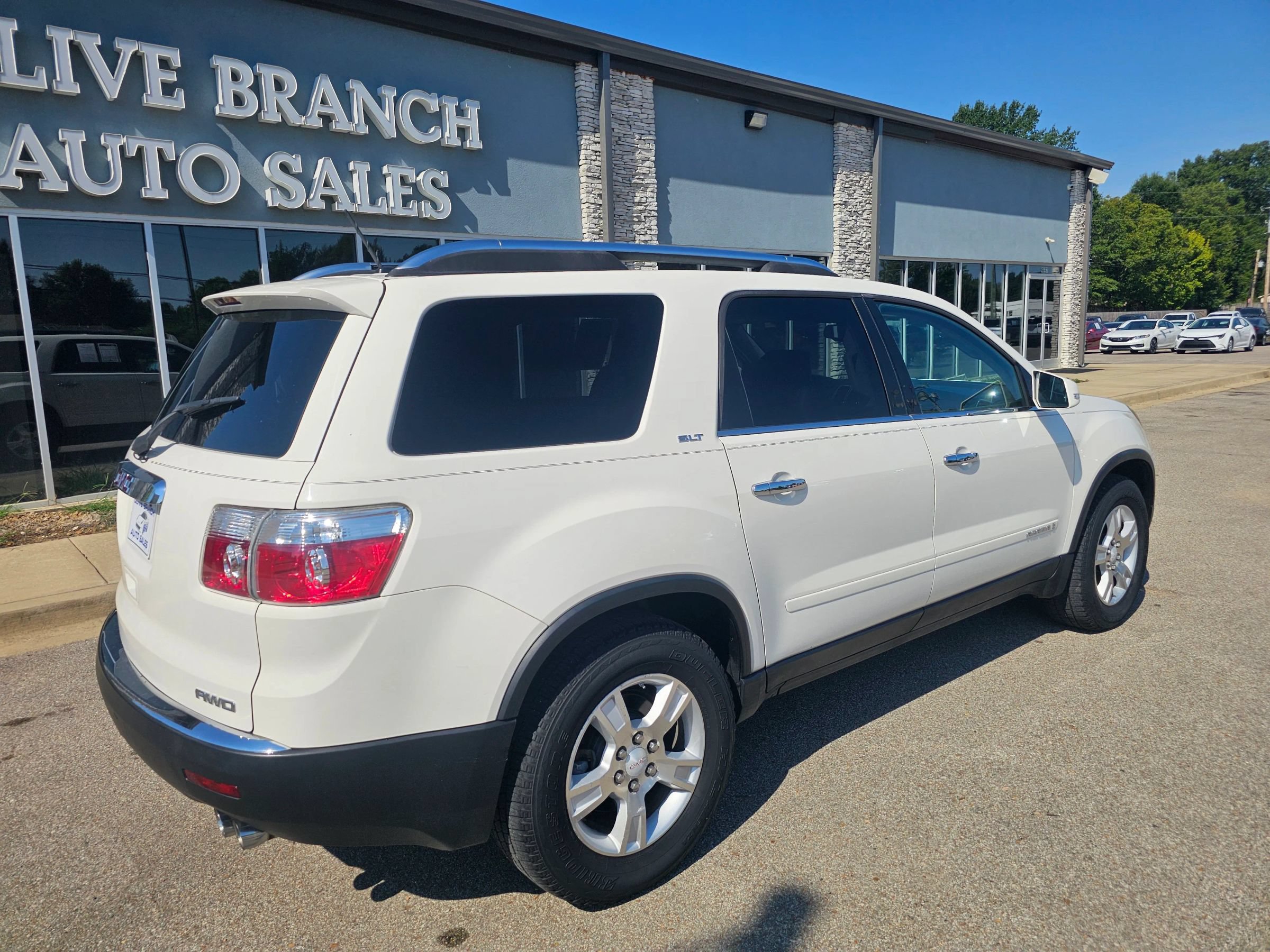 Used 2008 GMC Acadia SLT AWD/4WD image 2