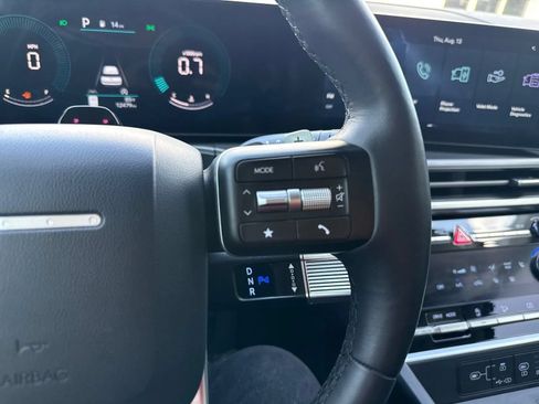 Used 2025 Hyundai Santa Fe SEL FWD image 19