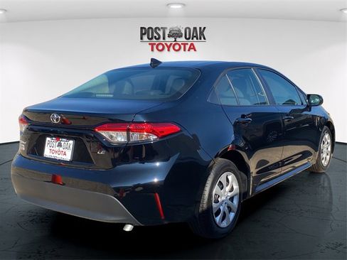 Used 2025 Toyota Corolla LE image 7