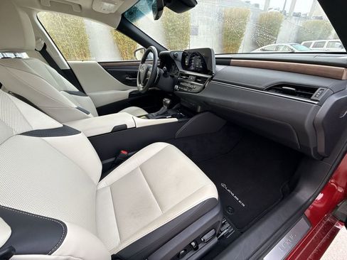 Used 2025 Lexus ES 350 w/ Premium Package FWD image 15