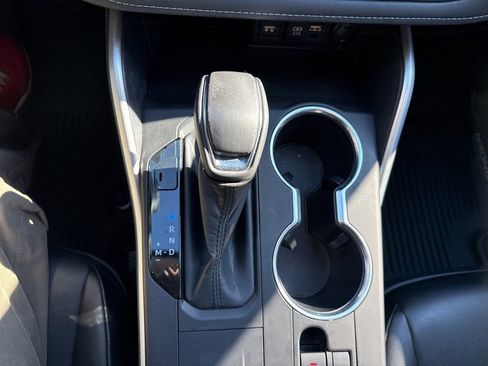 Used 2020 Toyota Highlander XLE image 28