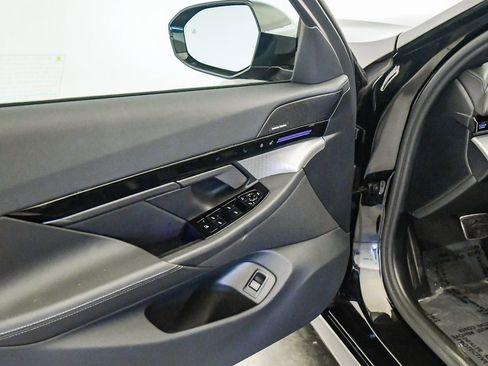 Used 2026 BMW 530i w/ M Sport Package image 25