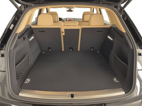 Used 2023 Audi Q5 e Premium Plus w/ Premium Plus Package image 13