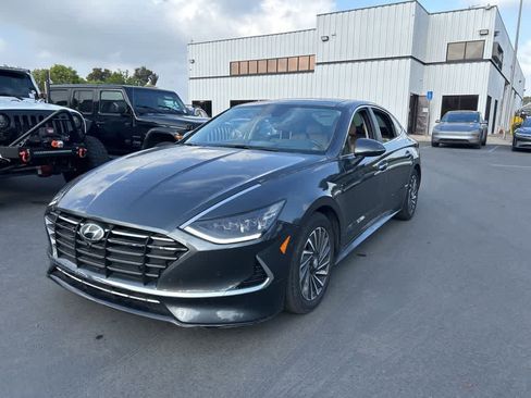 Used 2023 Hyundai Sonata Limited FWD image 4