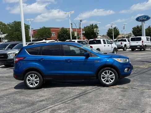 Used 2017 Ford Escape SE FWD image 5