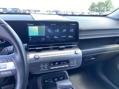Used 2025 Hyundai Kona SEL FWD image 25