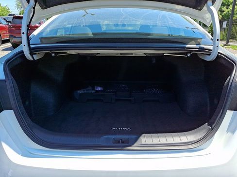 Certified 2025 Nissan Altima 2.5 SV FWD image 28