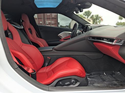 Used 2021 Chevrolet Corvette Stingray Premium Cpe w/ Z51 Performance Package RWD image 17